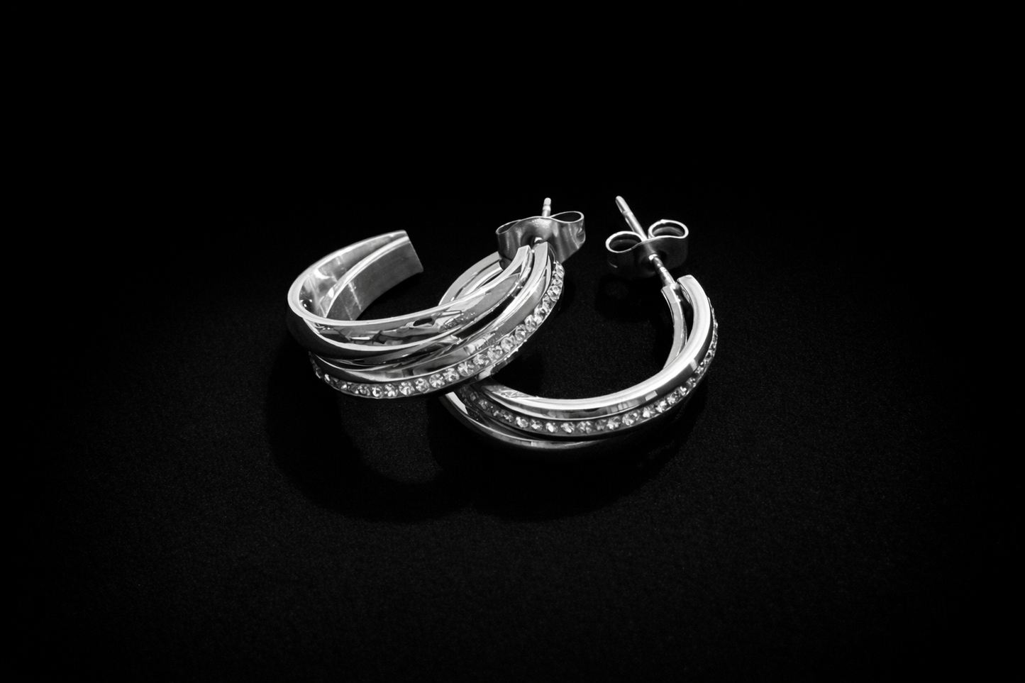 Avery Mini Hoop Earrings