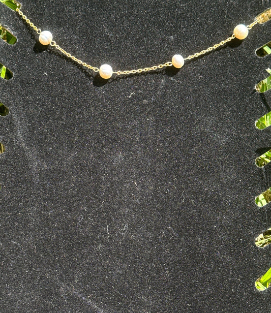 Carina Pearly Necklace