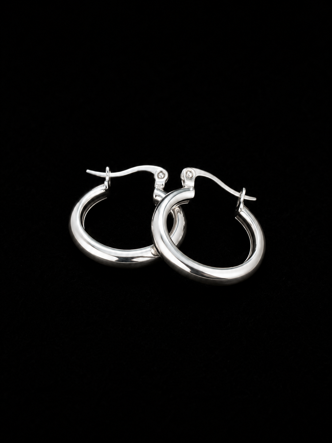 Rem Hoop Earrings (24mm)