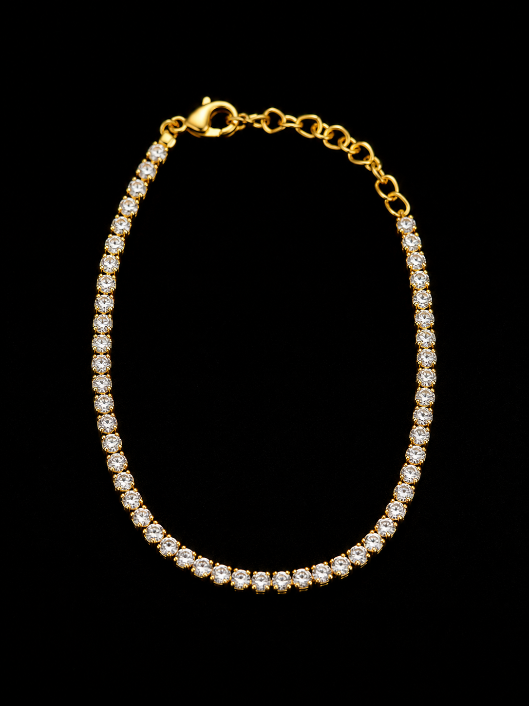 Simple tenis bracelet.