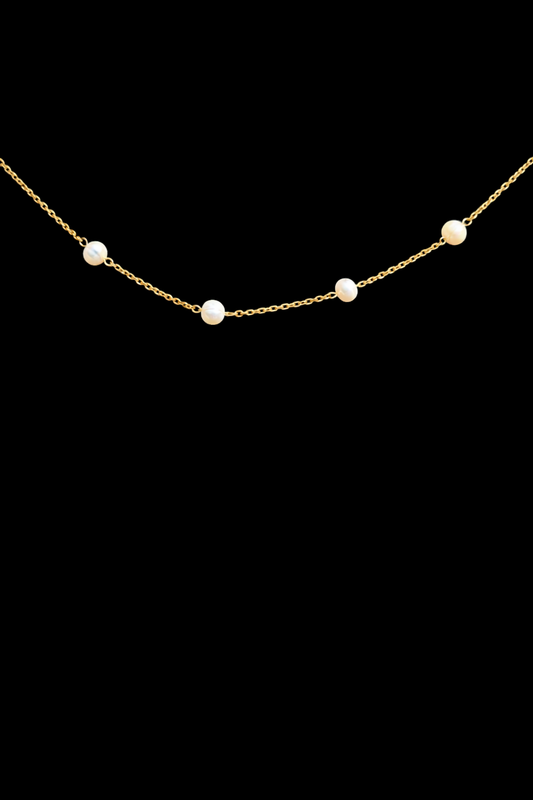 Carina Pearly Necklace